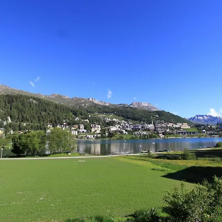 Skyline House Ferienapartments St. Moritz